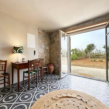 度假居 μονοπάτι